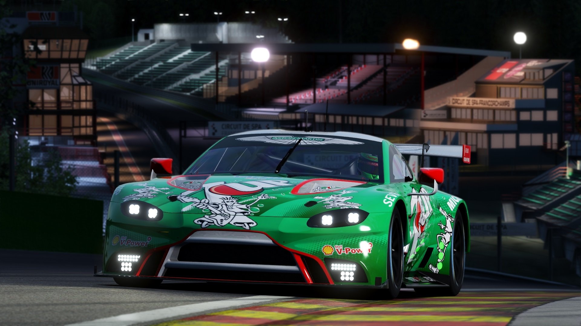 “快艇冲浪:东三叉湖赛场迎来最燃的水上竞速”