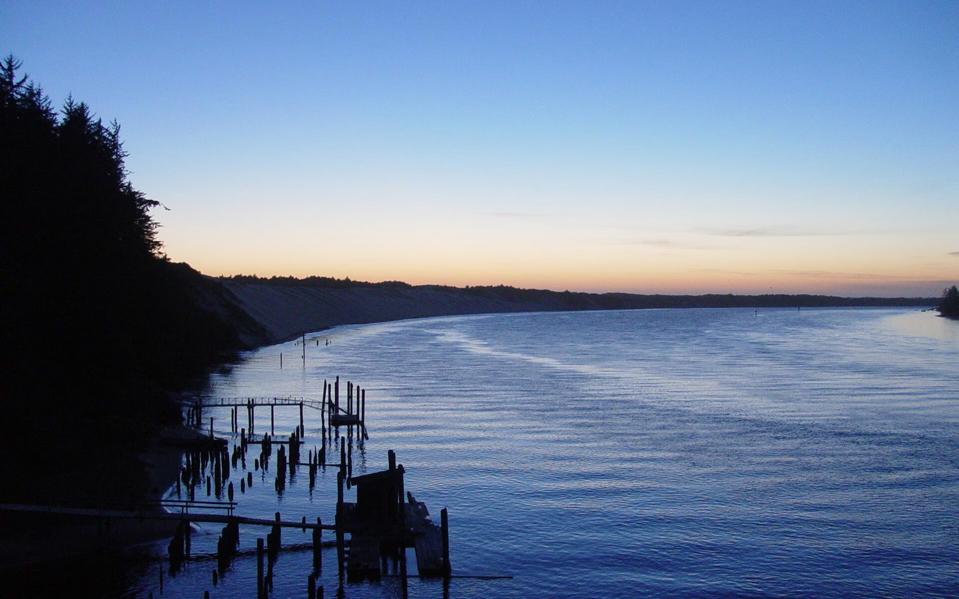 乐鱼体育平台app下载-场边助教实时记录比赛数据用于赛后复盘与问题分析，考试场外助攻